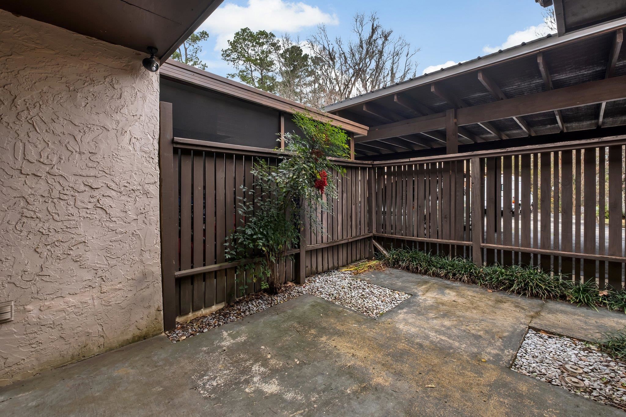 303 Westwood Drive,TALLAHASSEE,Florida 32304,2 Bedrooms Bedrooms,2 BathroomsBathrooms,Condo,303 Westwood Drive,369148