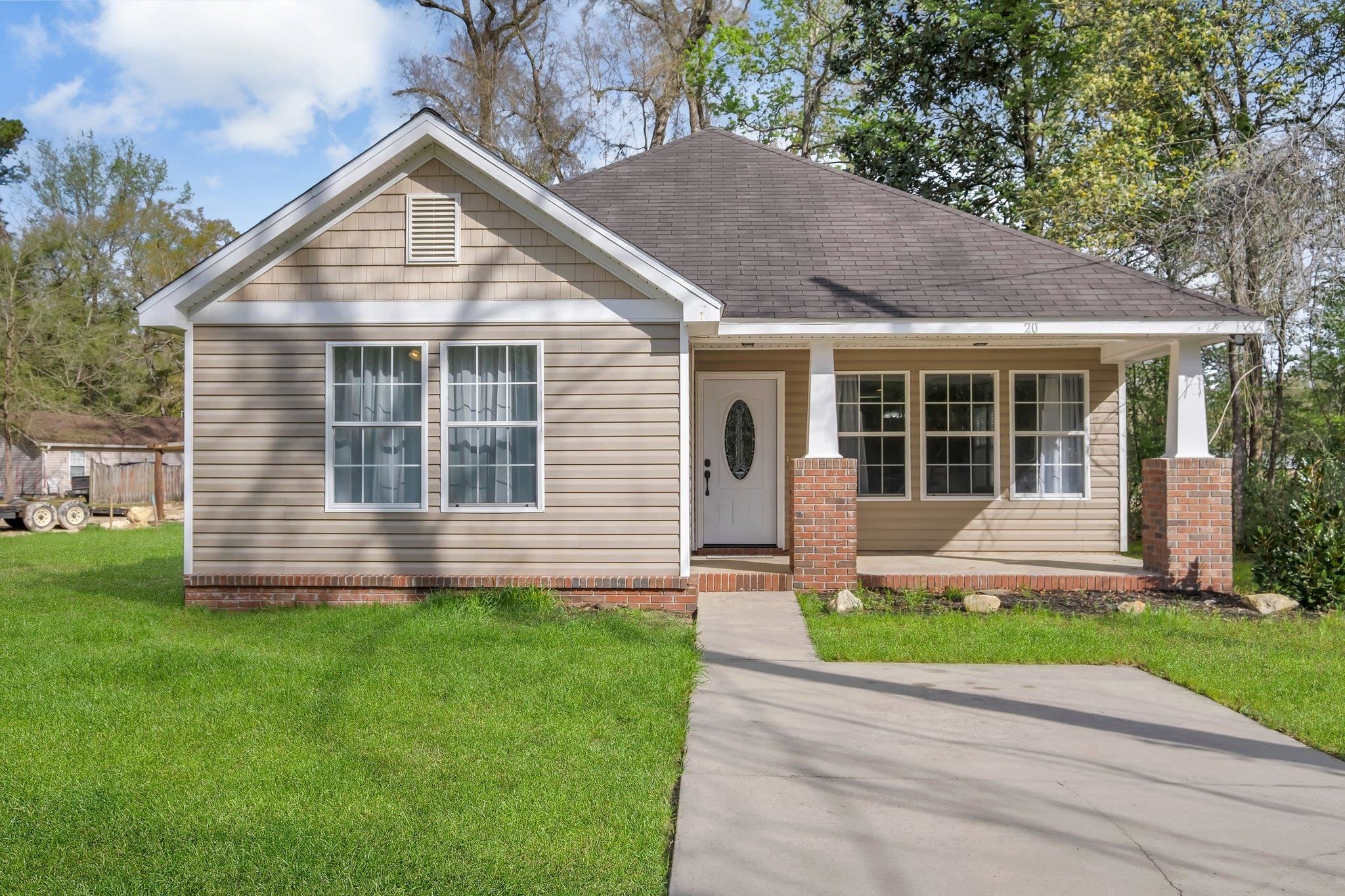 20 Comanche Trail,CRAWFORDVILLE,Florida 32327,3 Bedrooms Bedrooms,2 BathroomsBathrooms,Detached single family,20 Comanche Trail,369618