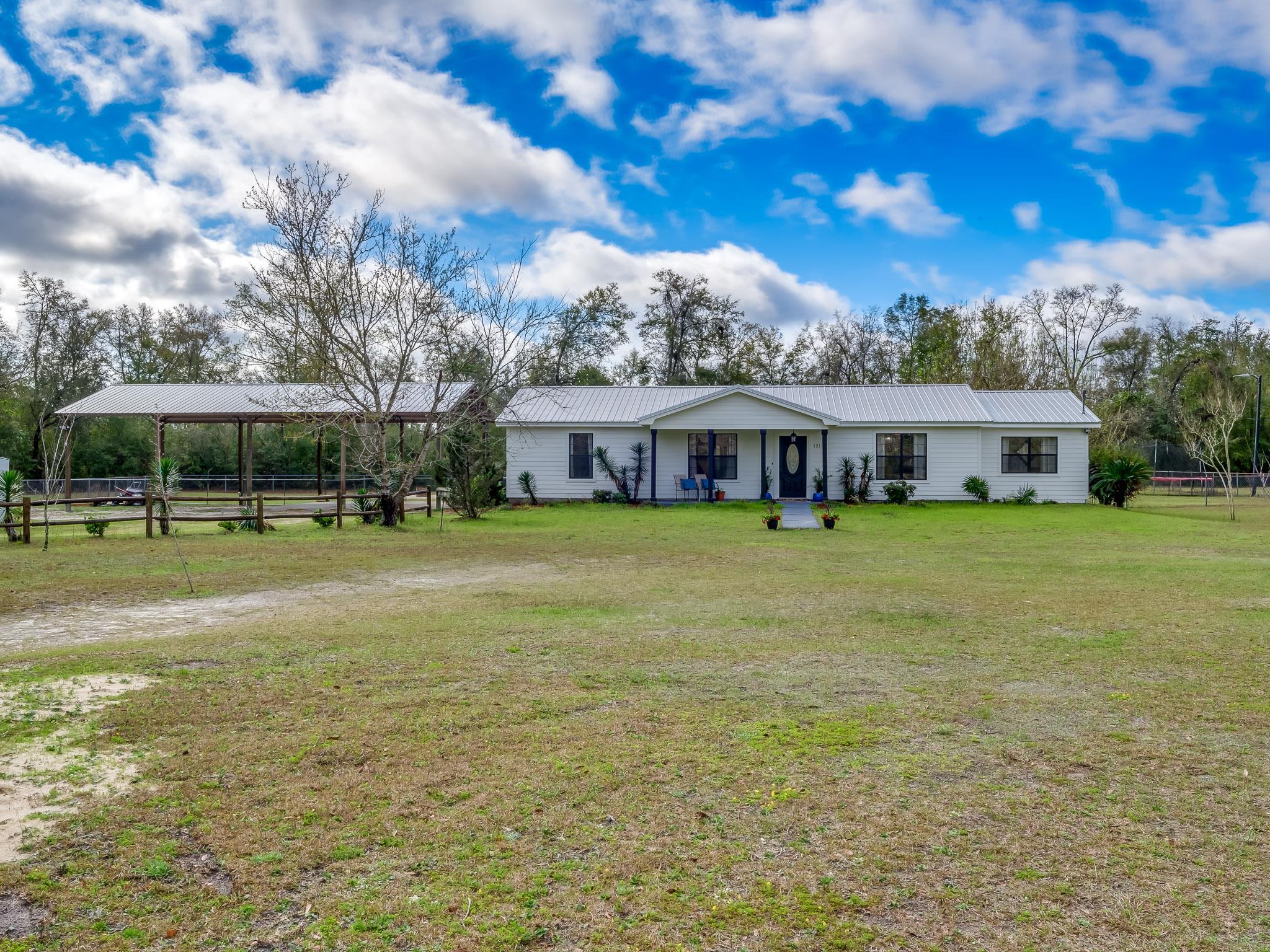 121 S Windsong Circle,CRAWFORDVILLE,Florida 32327,3 Bedrooms Bedrooms,2 BathroomsBathrooms,Detached single family,121 S Windsong Circle,369189