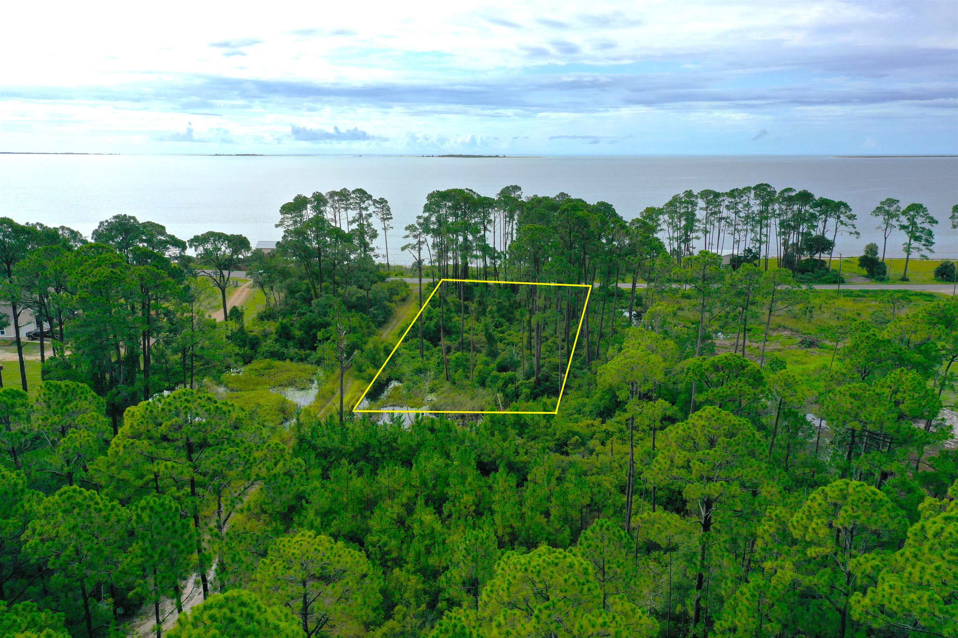 2137 98,CARRABELLE,Florida 32322,Lots and land,98,361602