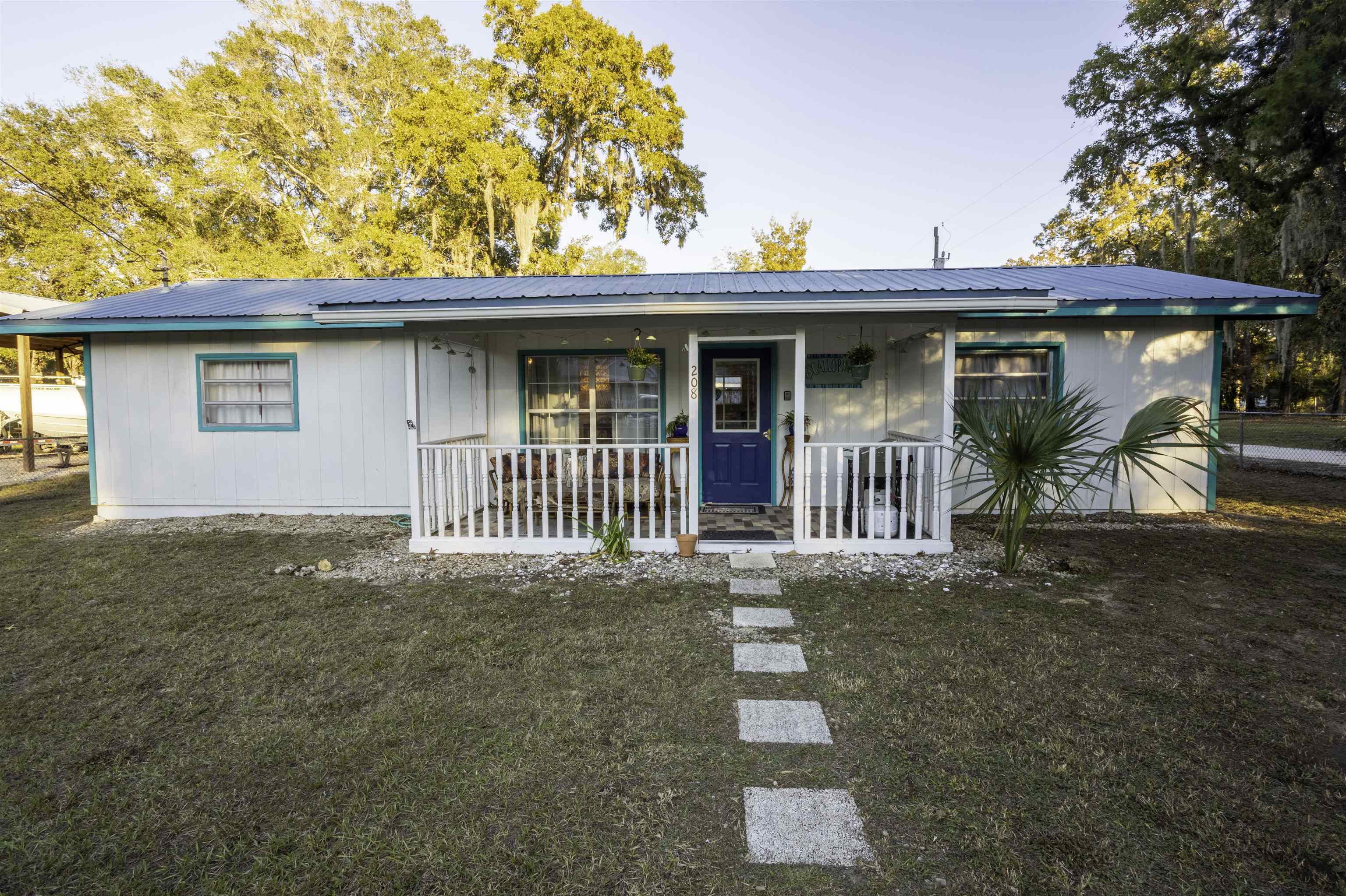 208 SE Eleventh Street,STEINHATCHEE,Florida 32359,2 Bedrooms Bedrooms,2 BathroomsBathrooms,Detached single family,208 SE Eleventh Street,368713