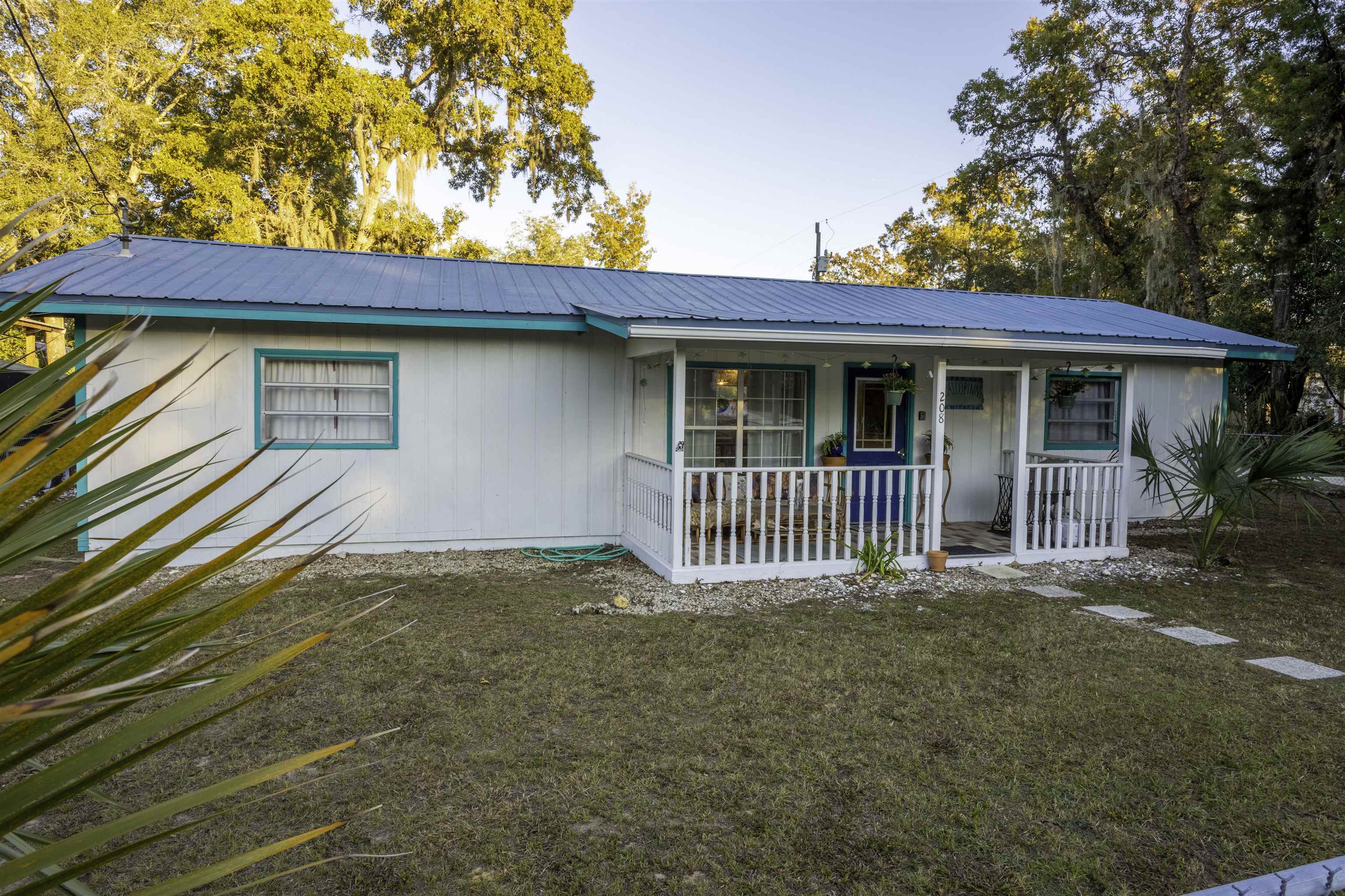 208 SE Eleventh Street,STEINHATCHEE,Florida 32359,2 Bedrooms Bedrooms,2 BathroomsBathrooms,Detached single family,208 SE Eleventh Street,368713