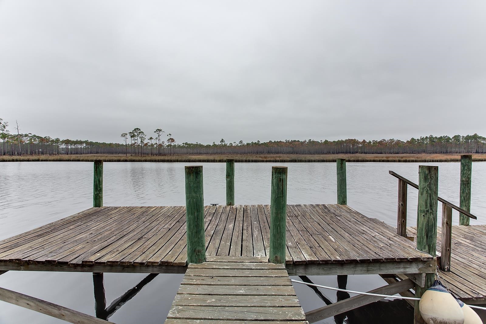 33 White Way,CARRABELLE,Florida 32322,3 Bedrooms Bedrooms,2 BathroomsBathrooms,Detached single family,33 White Way,369261