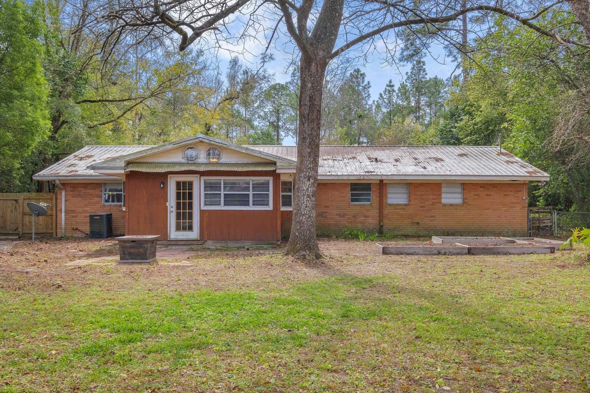 2040 Page Road,TALLAHASSEE,Florida 32305,3 Bedrooms Bedrooms,2 BathroomsBathrooms,Detached single family,2040 Page Road,369264