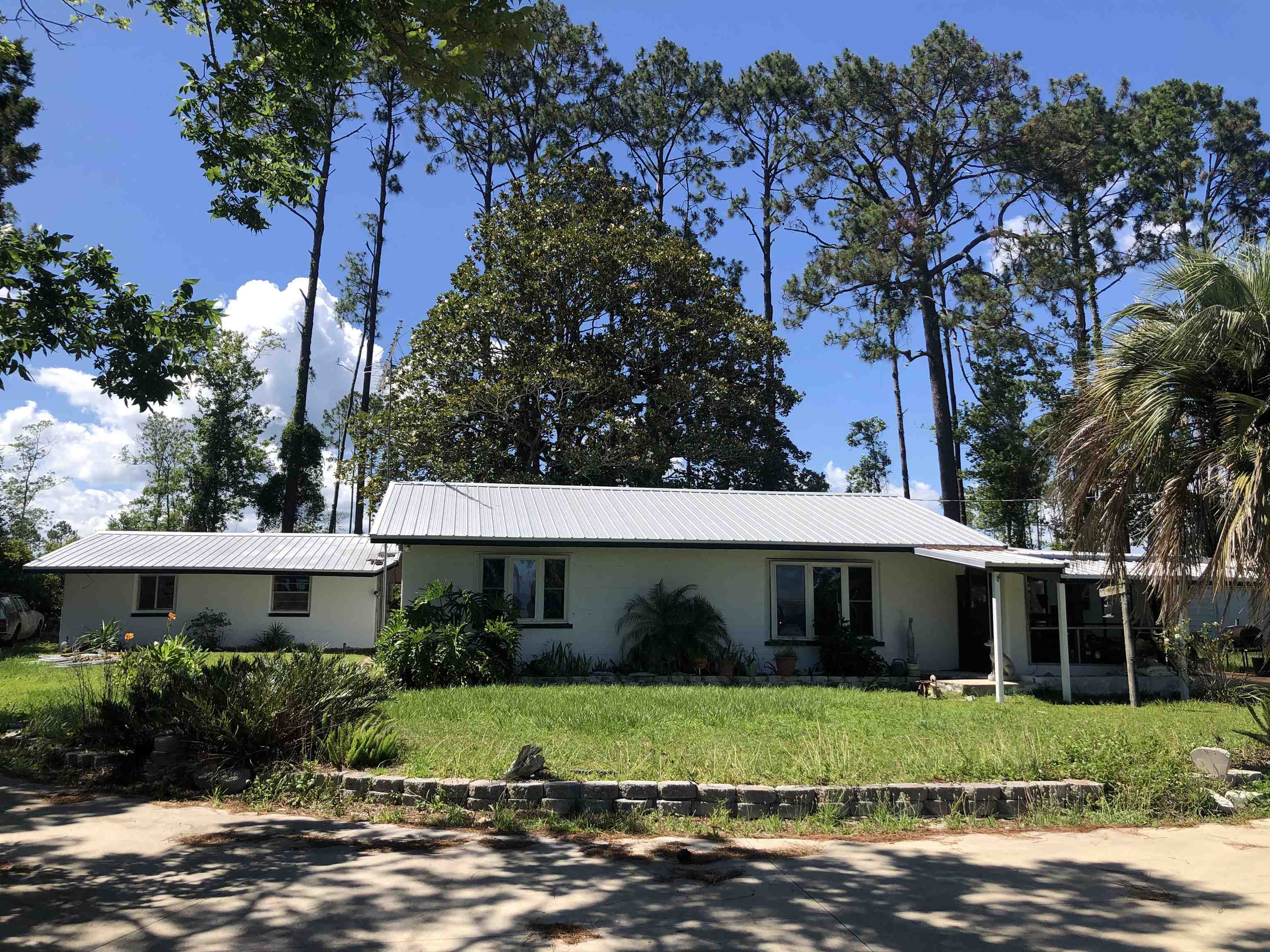 3057 Hwy. 98,CARRABELLE,Florida 32323,2 Bedrooms Bedrooms,1 BathroomBathrooms,Detached single family,3057 Hwy. 98,369733