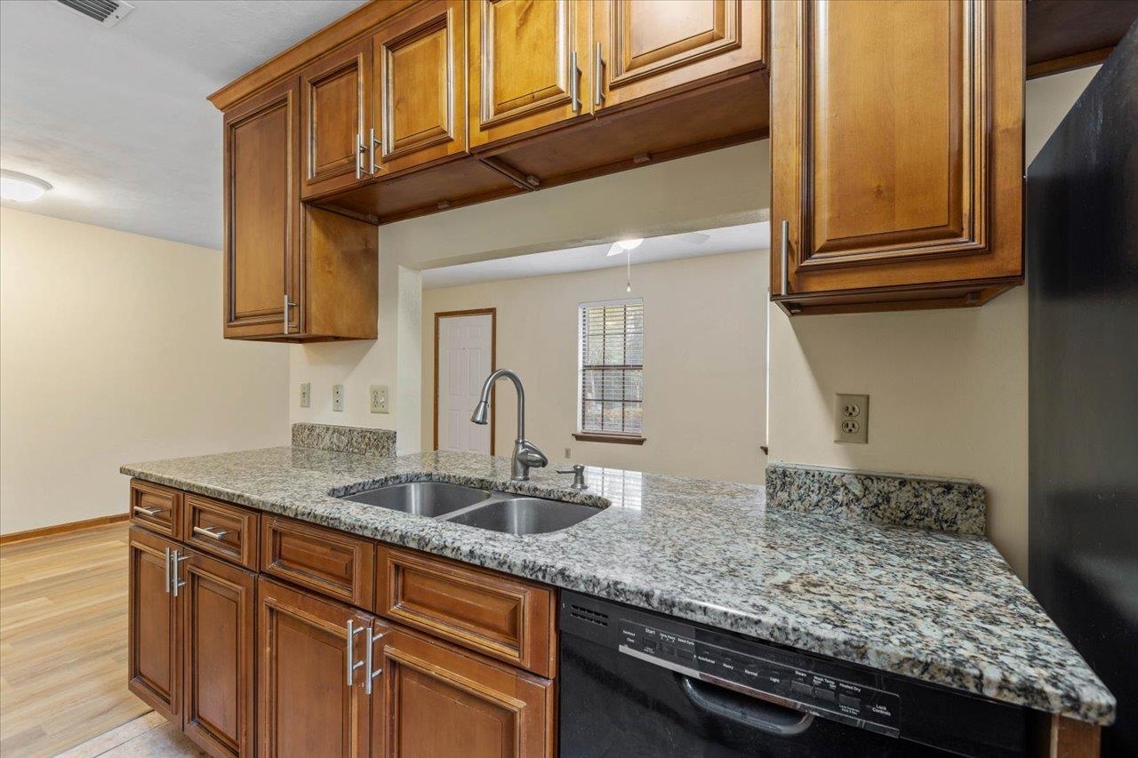 2206 Victory Garden Lane,TALLAHASSEE,Florida 32301,2 Bedrooms Bedrooms,1 BathroomBathrooms,Townhouse,2206 Victory Garden Lane,369290