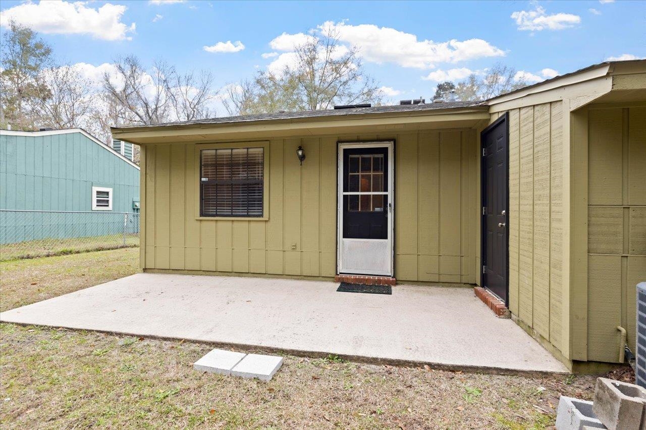 2208 Victory Garden Lane,TALLAHASSEE,Florida 32301,2 Bedrooms Bedrooms,1 BathroomBathrooms,Townhouse,2208 Victory Garden Lane,369291