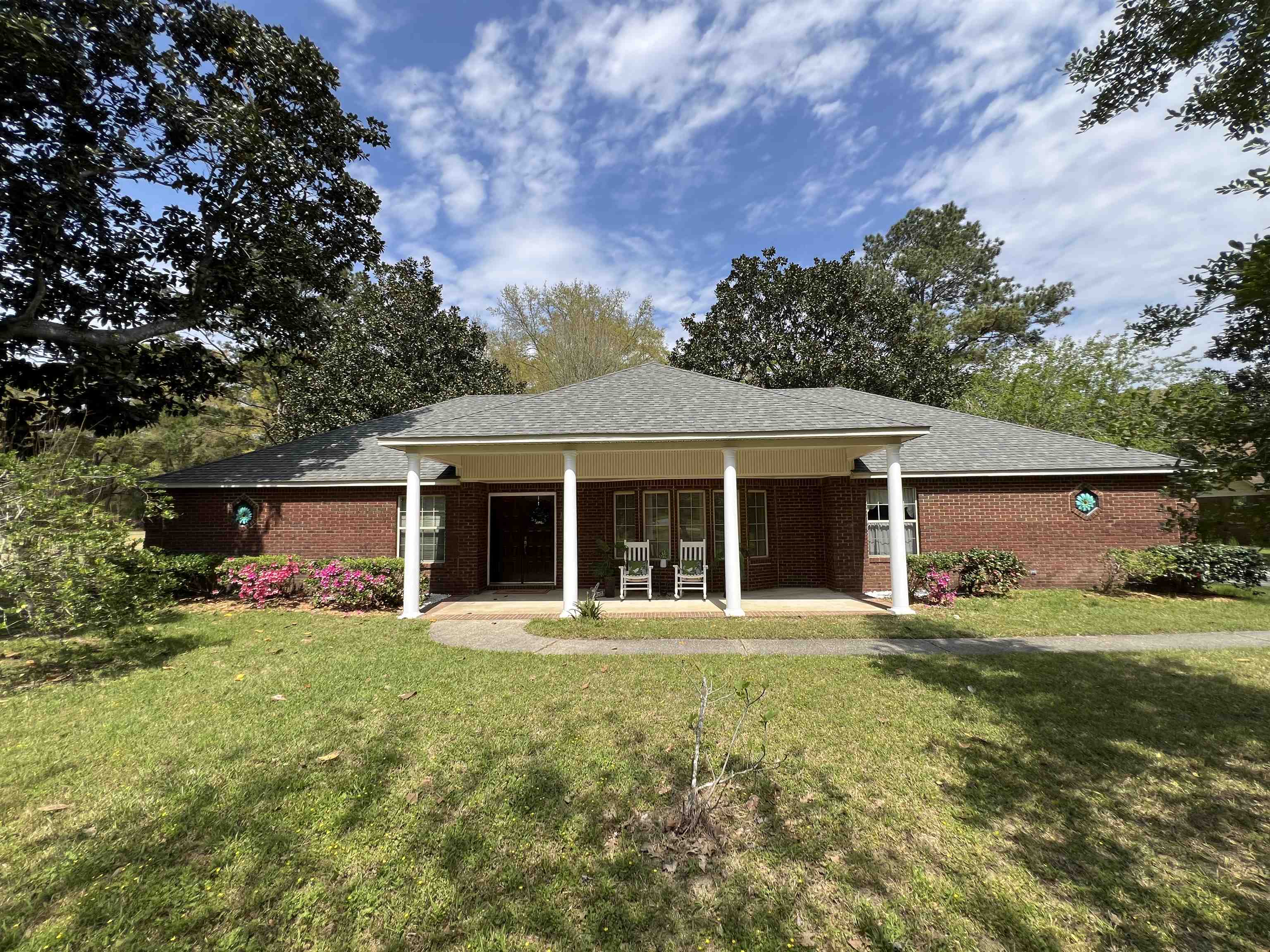 1949 VINELAND DR,TALLAHASSEE,Florida 32317-7920,3 Bedrooms Bedrooms,2 BathroomsBathrooms,Detached single family,1949 VINELAND DR,369763