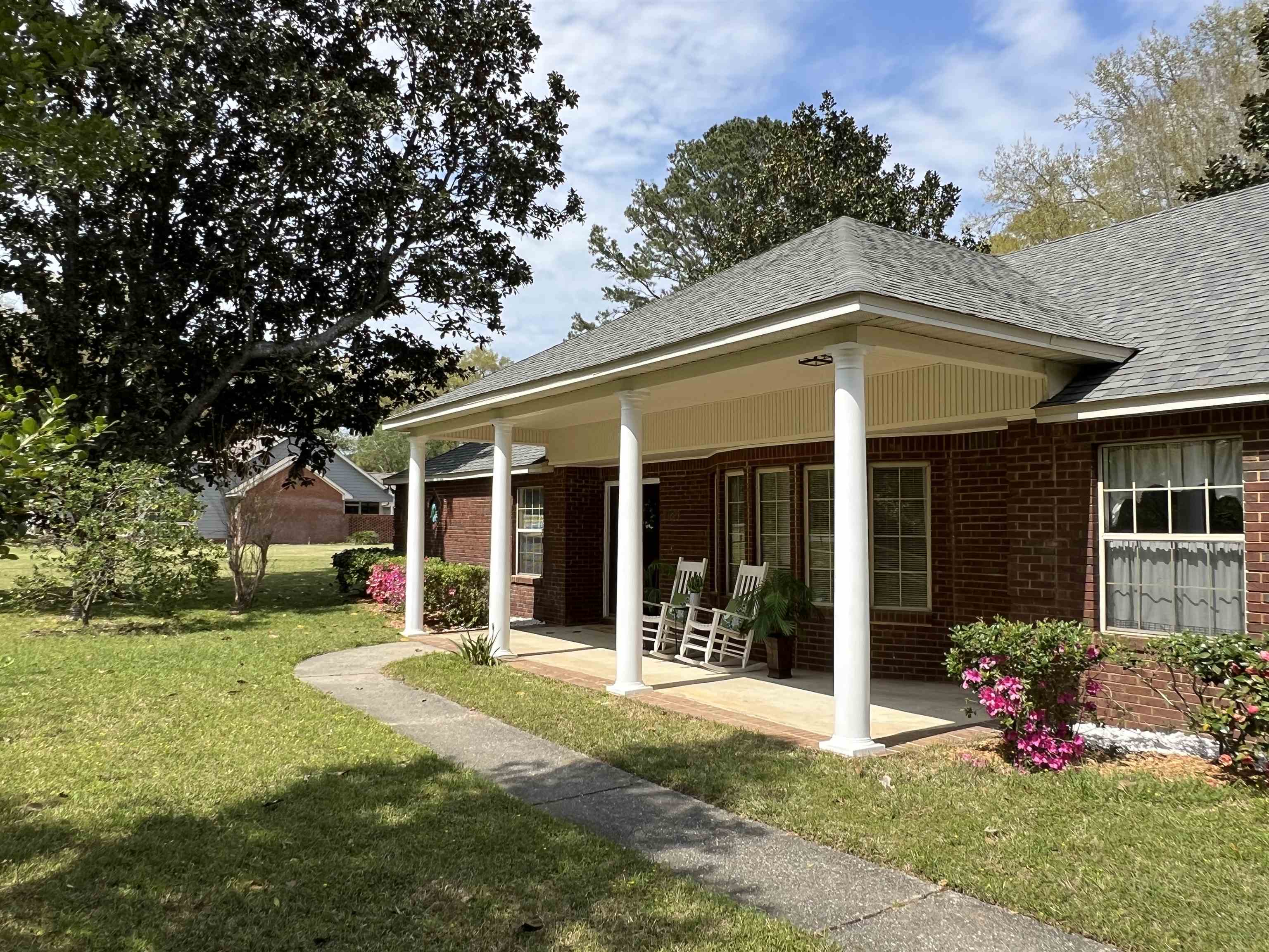 1949 VINELAND DR,TALLAHASSEE,Florida 32317-7920,3 Bedrooms Bedrooms,2 BathroomsBathrooms,Detached single family,1949 VINELAND DR,369763