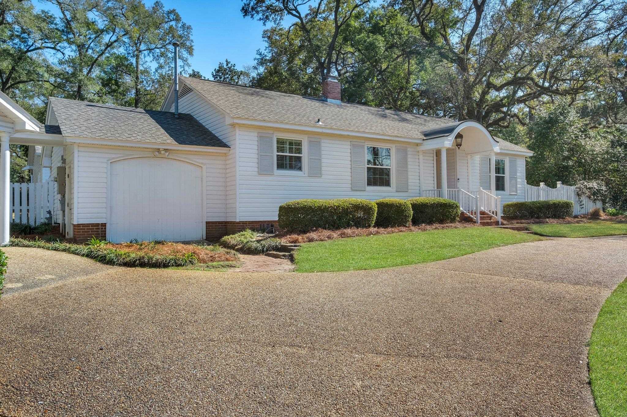 2011 Lee Avenue,TALLAHASSEE,Florida 32308,2 Bedrooms Bedrooms,3 BathroomsBathrooms,Detached single family,2011 Lee Avenue,369303