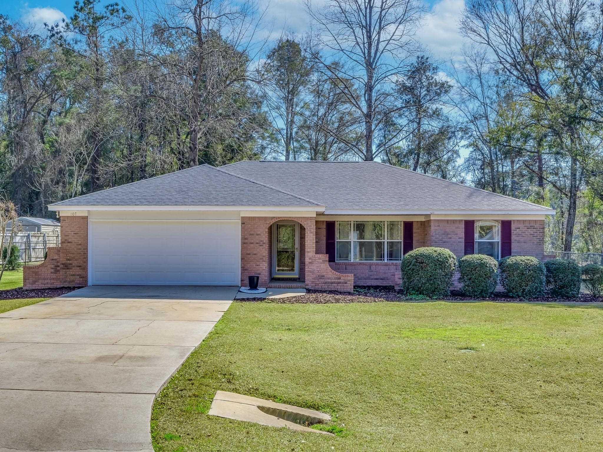 107 Shadow Oak Circle,CRAWFORDVILLE,Florida 32327,3 Bedrooms Bedrooms,2 BathroomsBathrooms,Detached single family,107 Shadow Oak Circle,368948