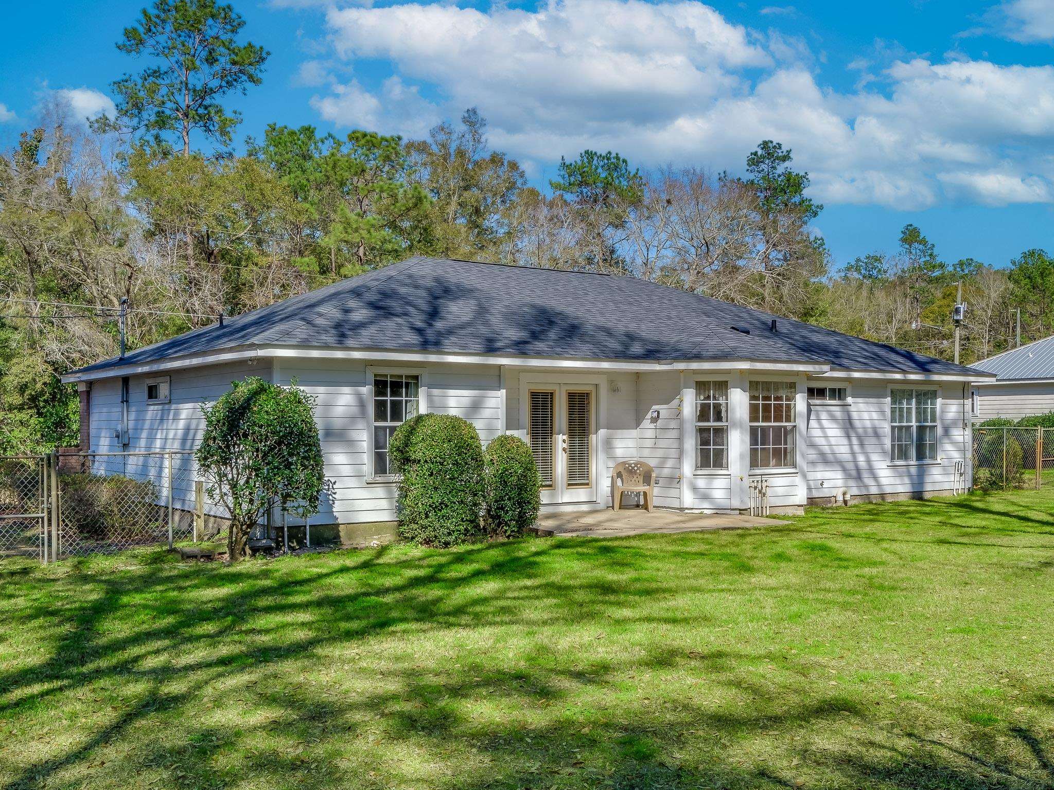 107 Shadow Oak Circle,CRAWFORDVILLE,Florida 32327,3 Bedrooms Bedrooms,2 BathroomsBathrooms,Detached single family,107 Shadow Oak Circle,368948