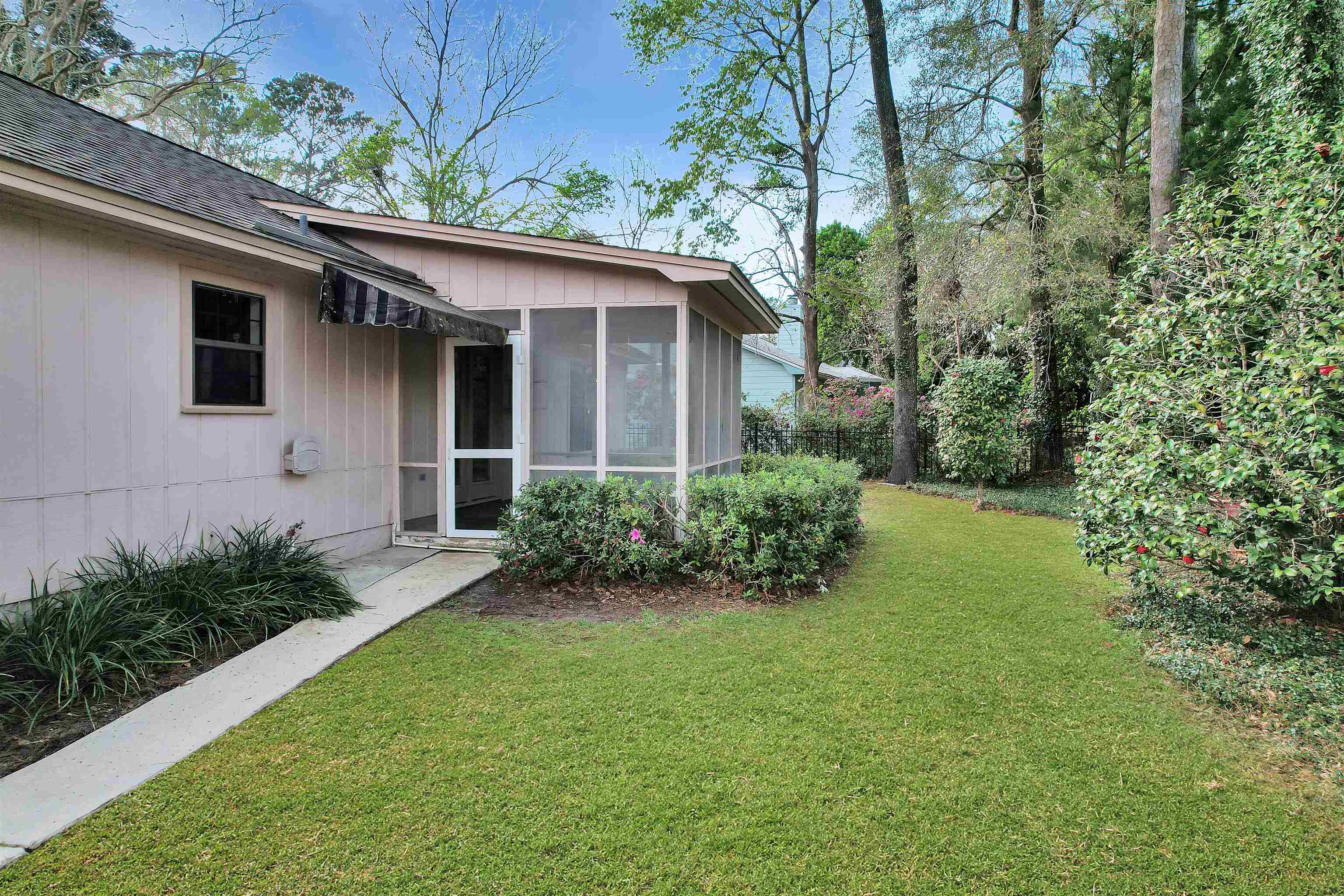 892 Stone House Road,TALLAHASSEE,Florida 32301,3 Bedrooms Bedrooms,2 BathroomsBathrooms,Detached single family,892 Stone House Road,369429