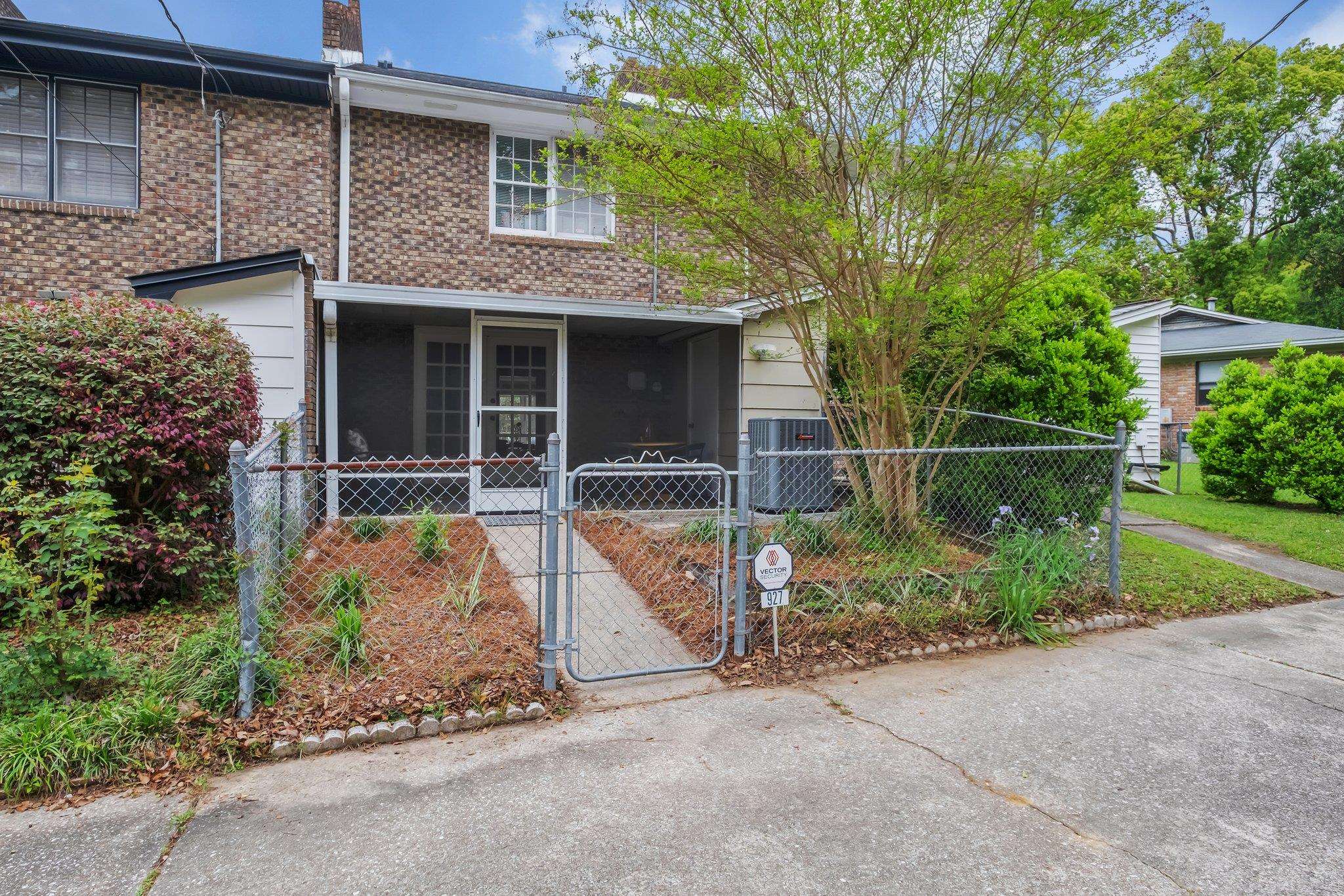 927 Alachua Avenue,TALLAHASSEE,Florida 32308,2 Bedrooms Bedrooms,2 BathroomsBathrooms,Townhouse,927 Alachua Avenue,368975