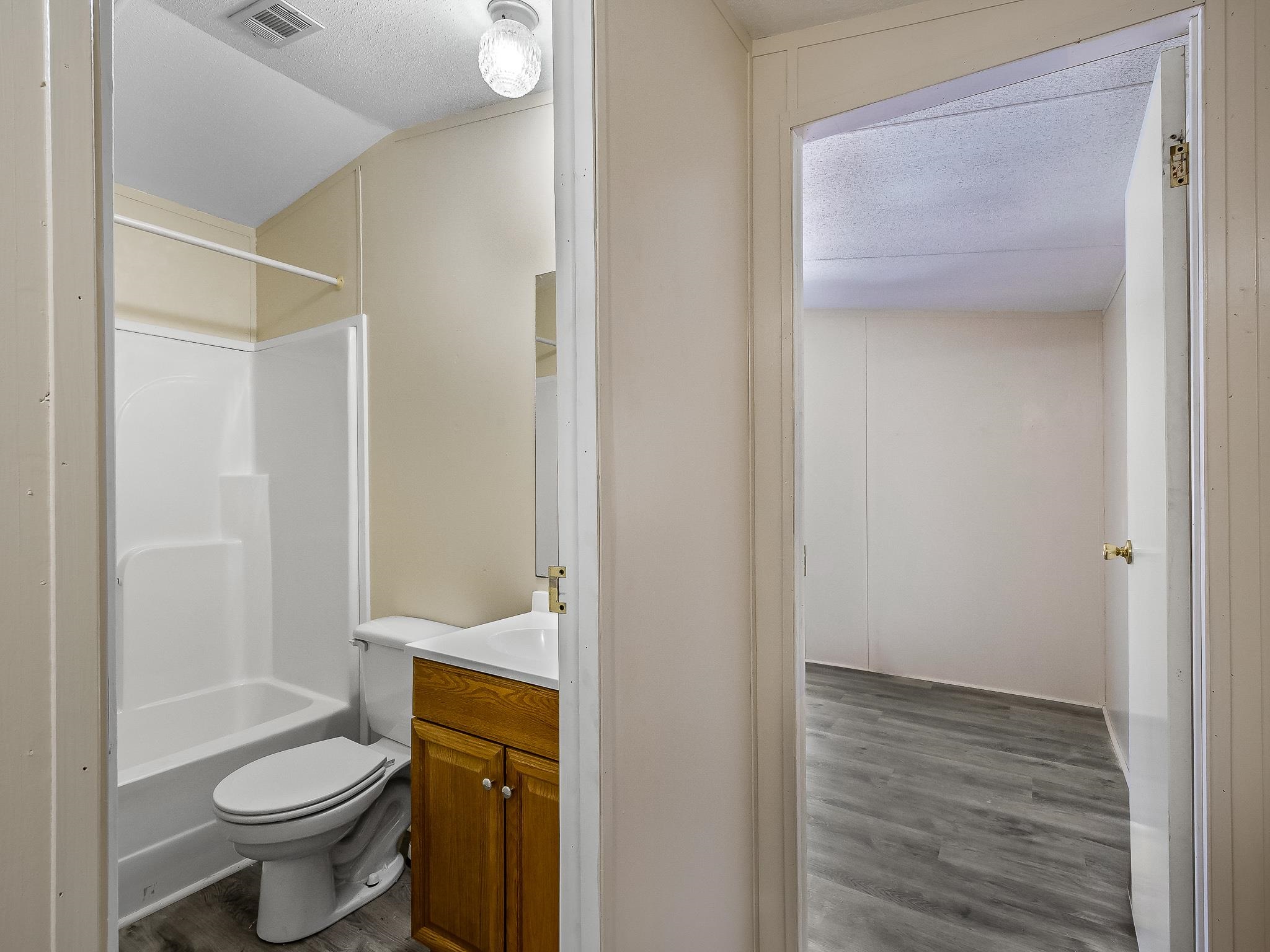 5070 Box Wood Lane,TALLAHASSEE,Florida 32303,2 Bedrooms Bedrooms,3 BathroomsBathrooms,Manuf/mobile home,5070 Box Wood Lane,366413