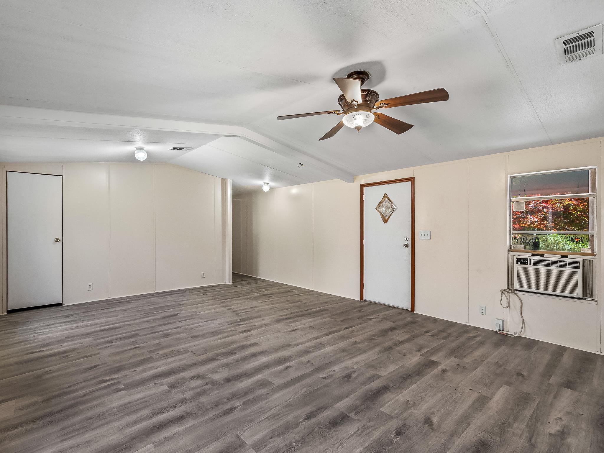 5070 Box Wood Lane,TALLAHASSEE,Florida 32303,2 Bedrooms Bedrooms,3 BathroomsBathrooms,Manuf/mobile home,5070 Box Wood Lane,366413