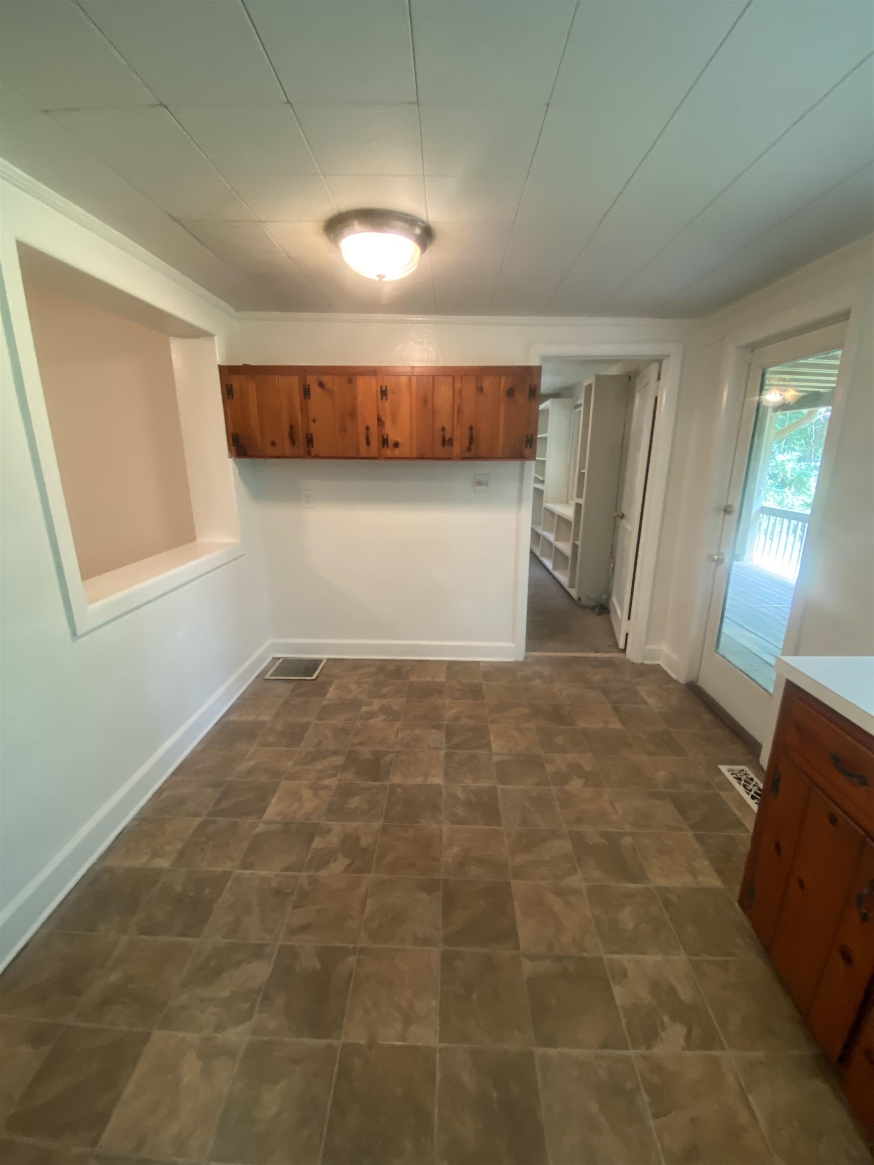 221 WESTRIDGE Drive,TALLAHASSEE,Florida 32304,4 Bedrooms Bedrooms,2 BathroomsBathrooms,Detached single family,221 WESTRIDGE Drive,369485