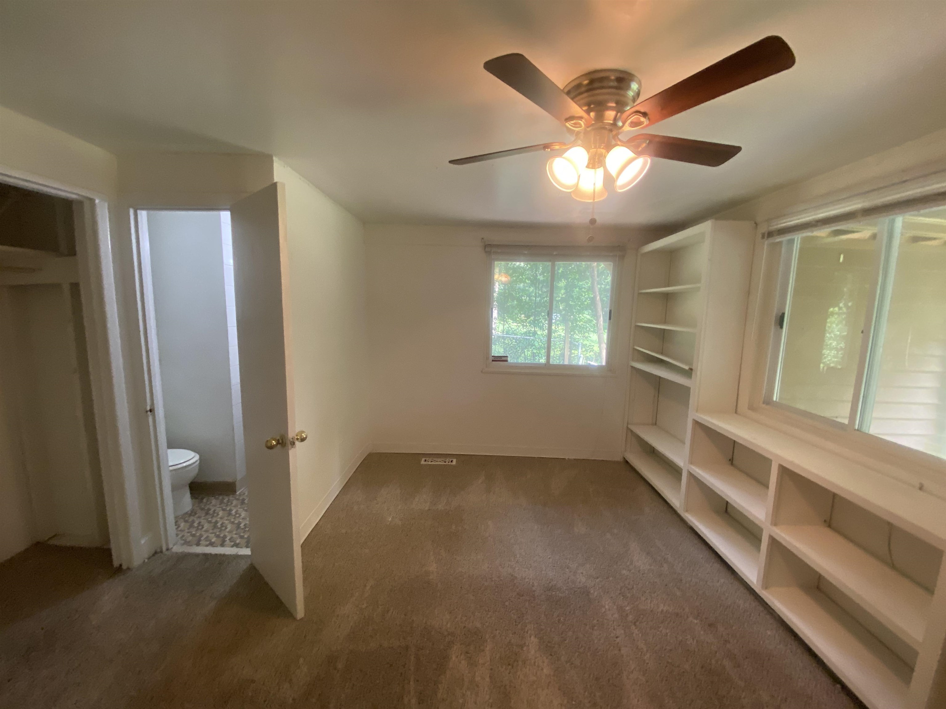 221 WESTRIDGE Drive,TALLAHASSEE,Florida 32304,4 Bedrooms Bedrooms,2 BathroomsBathrooms,Detached single family,221 WESTRIDGE Drive,369485