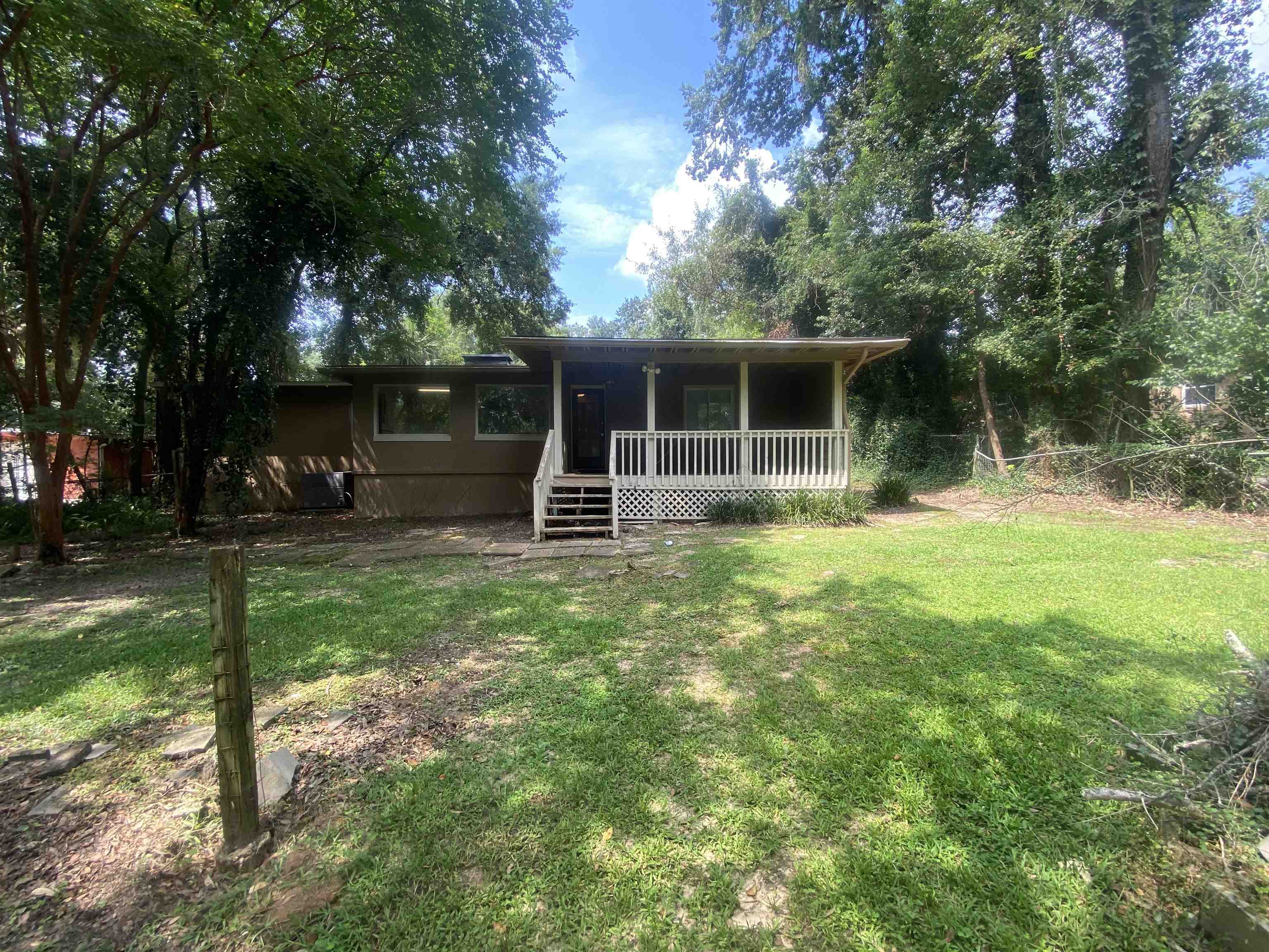 221 WESTRIDGE Drive,TALLAHASSEE,Florida 32304,4 Bedrooms Bedrooms,2 BathroomsBathrooms,Detached single family,221 WESTRIDGE Drive,369485