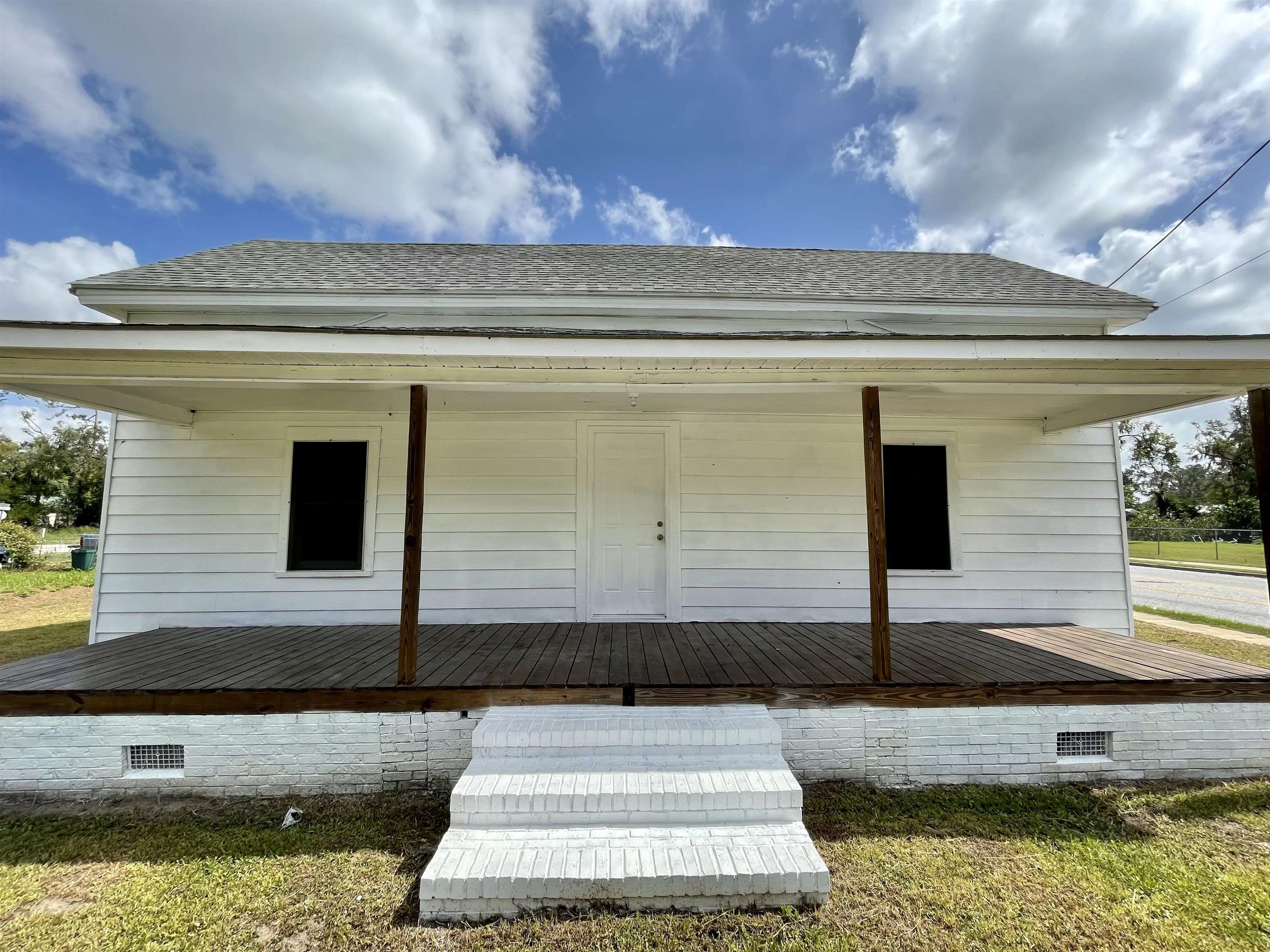569 SW Range Avenue,MADISON,Florida 32340,1 Bedroom Bedrooms,1 BathroomBathrooms,Detached single family,569 SW Range Avenue,364270