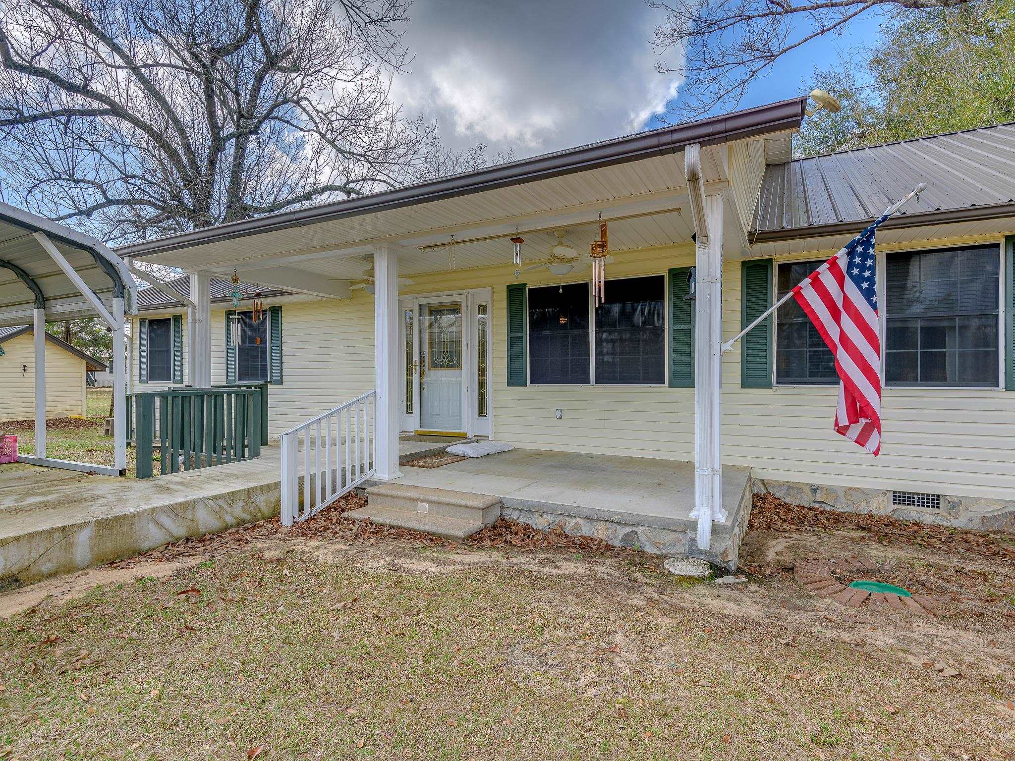 23281 Black Bottom Road,ALTHA,Florida 32421,3 Bedrooms Bedrooms,2 BathroomsBathrooms,Detached single family,23281 Black Bottom Road,367725