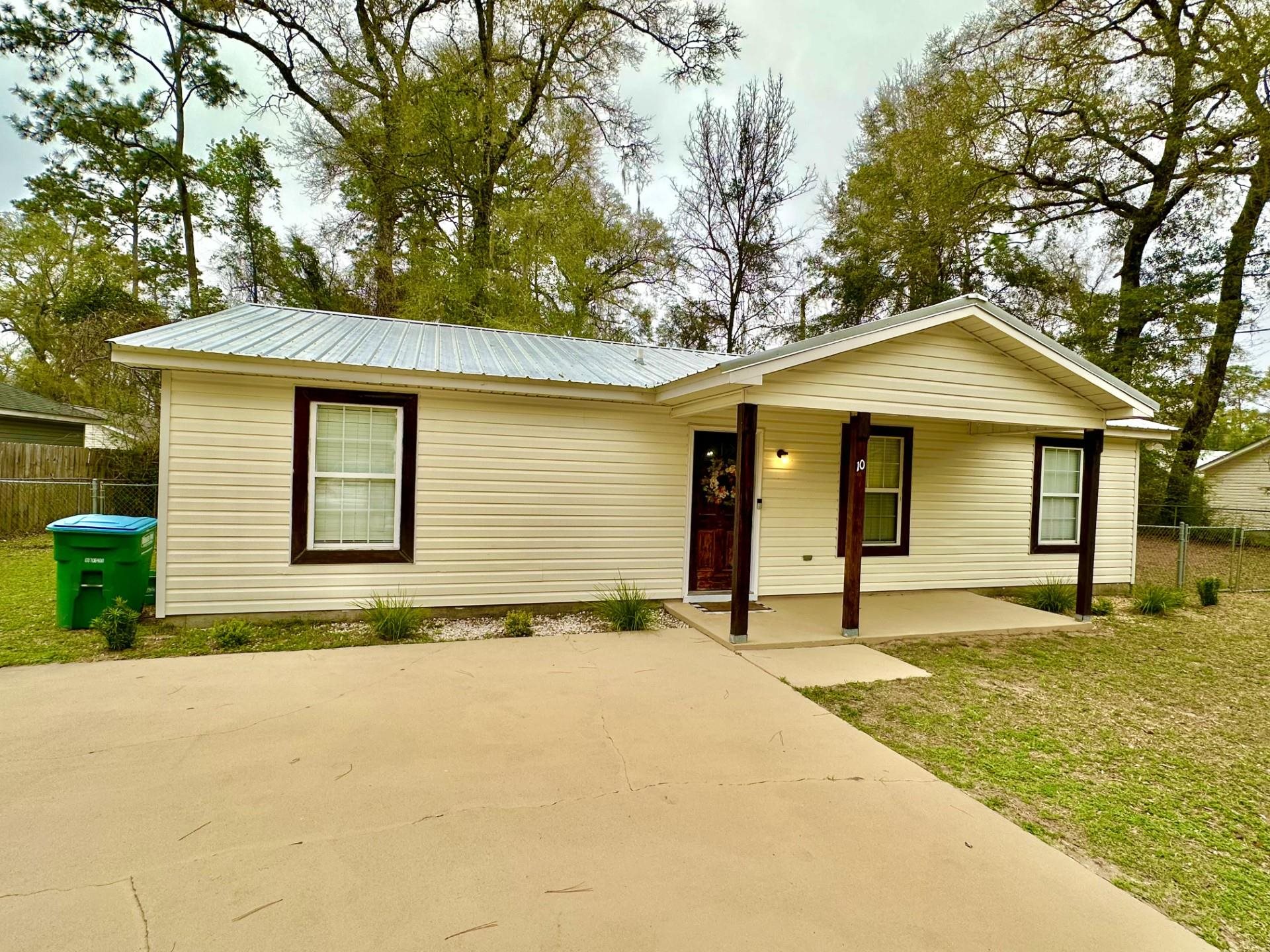 10 Arapaho Trail,CRAWFORDVILLE,Florida 32327,3 Bedrooms Bedrooms,2 BathroomsBathrooms,Detached single family,10 Arapaho Trail,369501