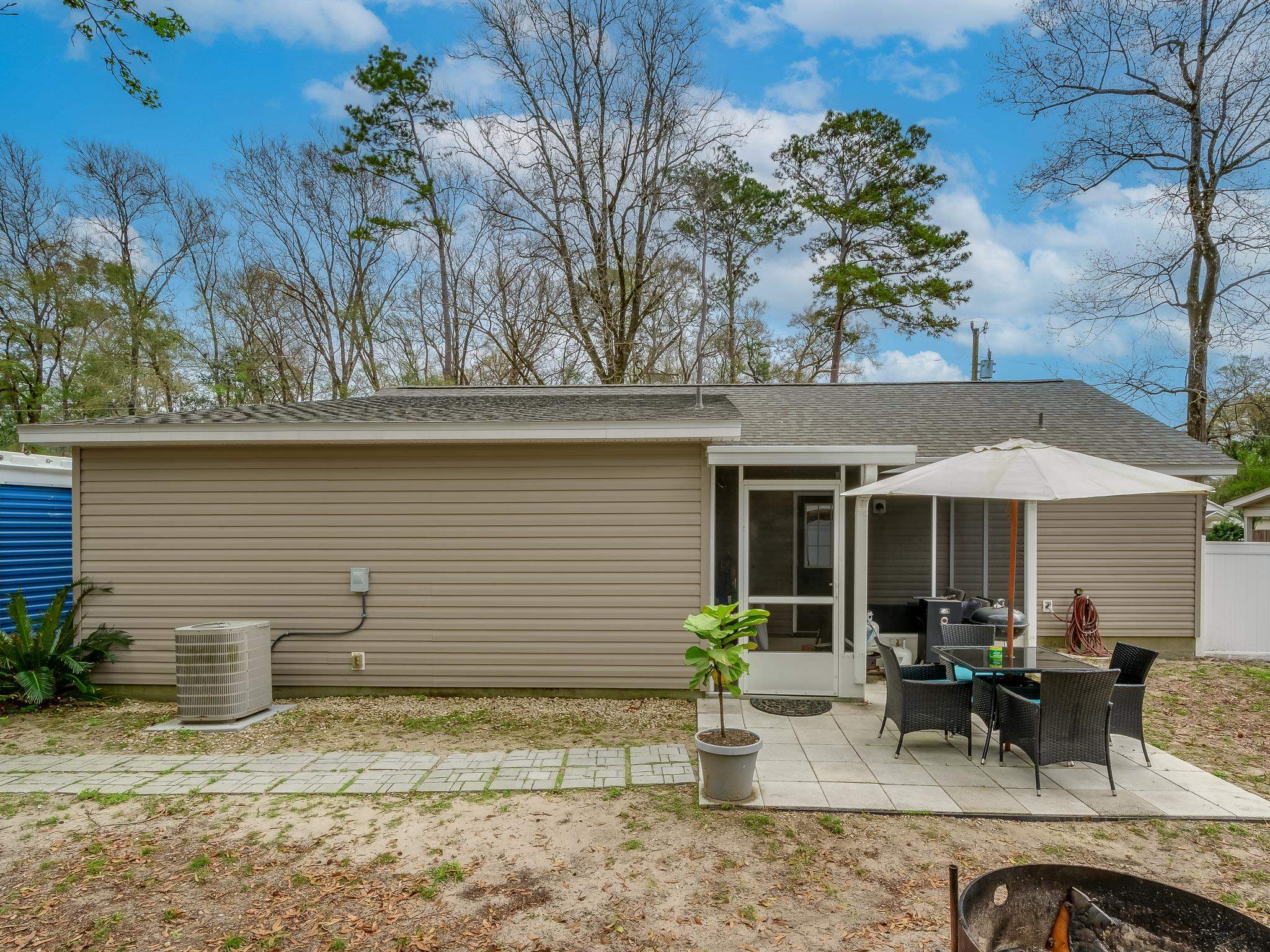 62 J R Milton Road,CRAWFORDVILLE,Florida 32327,3 Bedrooms Bedrooms,2 BathroomsBathrooms,Detached single family,62 J R Milton Road,369504