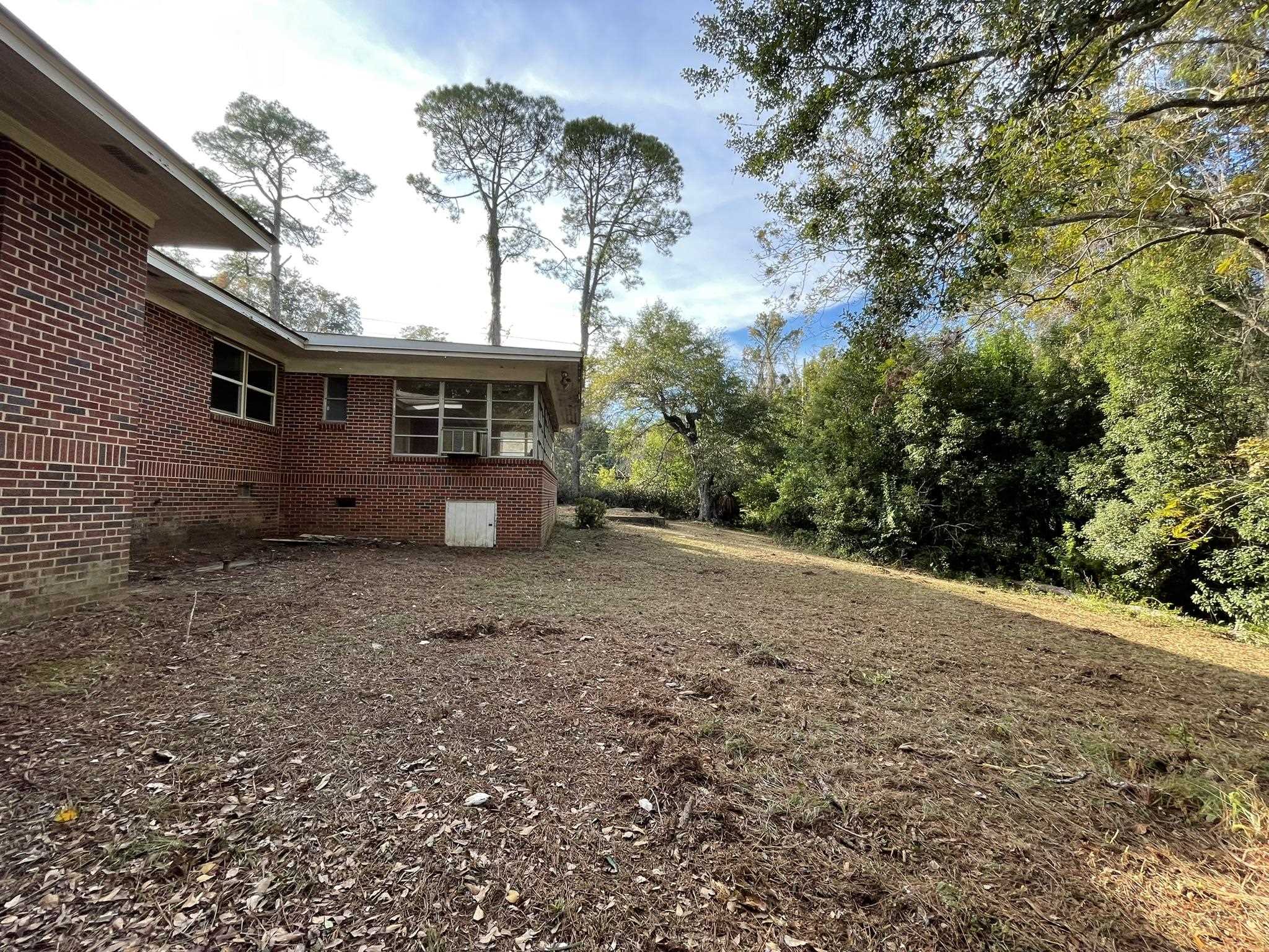 402 Glenview Drive,TALLAHASSEE,Florida 32303,3 Bedrooms Bedrooms,2 BathroomsBathrooms,Detached single family,402 Glenview Drive,366657