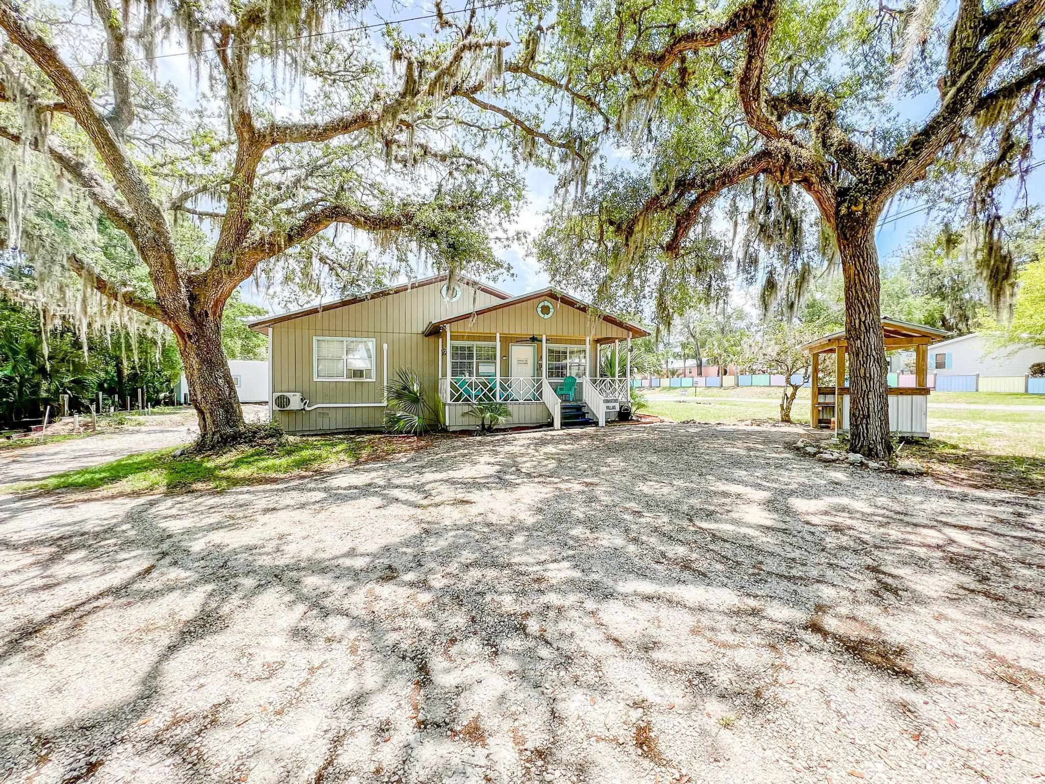 301 SE First Avenue,STEINHATCHEE,Florida 32359-6666,4 Bedrooms Bedrooms,2 BathroomsBathrooms,Detached single family,301 SE First Avenue,368522