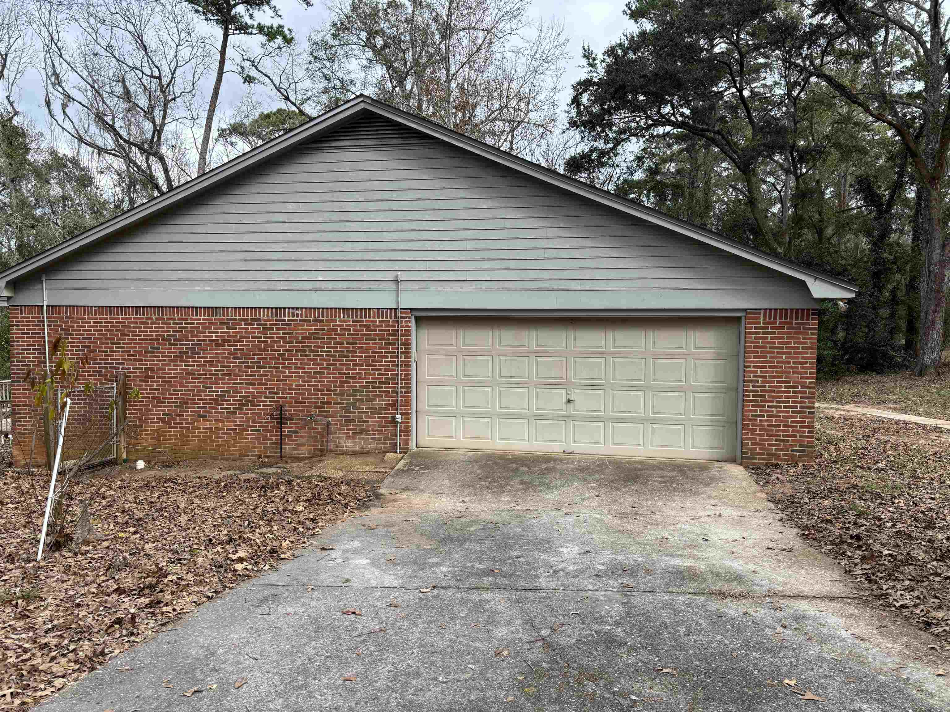 7040 Buck Lake Road,TALLAHASSEE,Florida 32317,3 Bedrooms Bedrooms,2 BathroomsBathrooms,Detached single family,7040 Buck Lake Road,367837