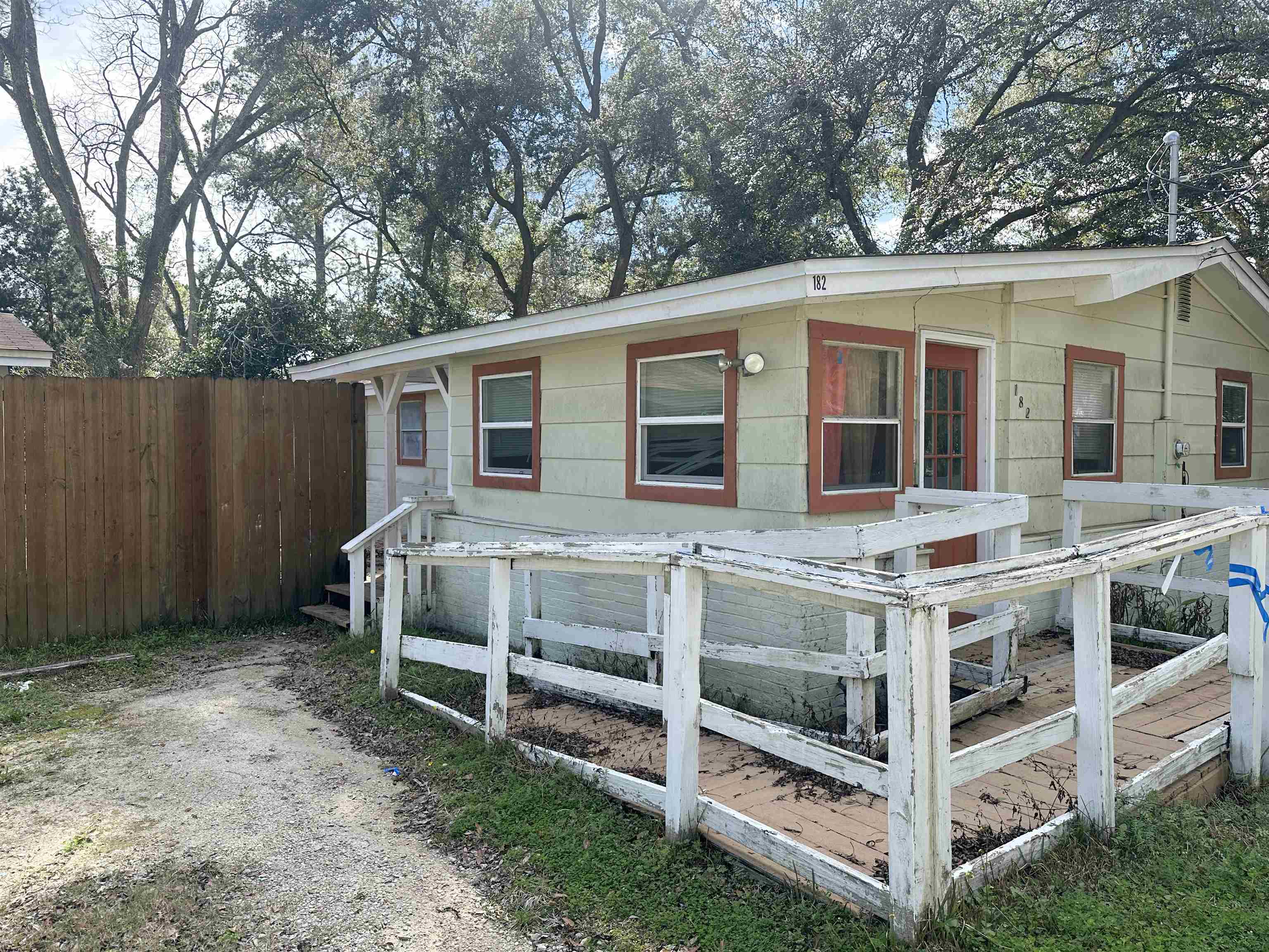 182 Carver Avenue,HAVANA,Florida 32333,5 Bedrooms Bedrooms,2 BathroomsBathrooms,Detached single family,182 Carver Avenue,368528